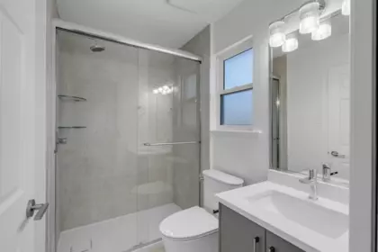 Entry Foyer Photo of 5858 138 Street, Surrey, BC