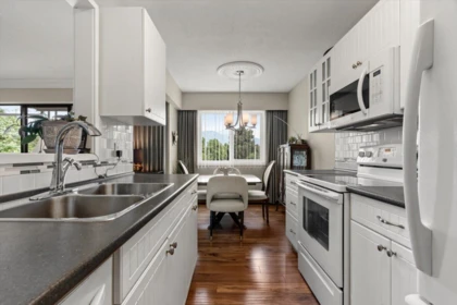 303 9425 Nowell Street, Chilliwack, BC, Chilliwack — Apartment/Condo for sale