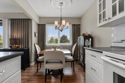 Kitchen Island Photo of 303 9425 Nowell Street, Chilliwack, BC