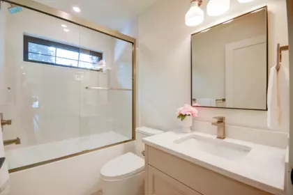 Hot Tub / Spa Photo of 1535 128 Street, Surrey, BC