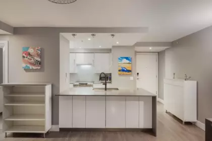 Kitchen Island Photo of 2101 388 Drake Street, Vancouver, BC