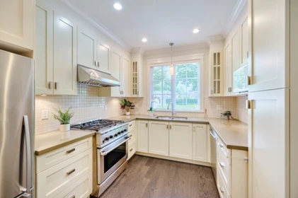 Kitchen Photo of 5483 Dunbar Street, Vancouver, BC