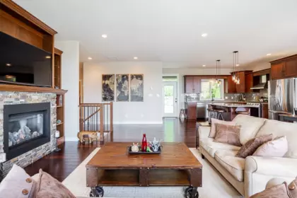 Breakfast Nook Photo of 29 50778 Ledgestone Place, Chilliwack, BC