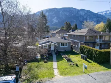 37986 Sixth Avenue, Squamish, BC, Squamish — Single Family Residence for sale