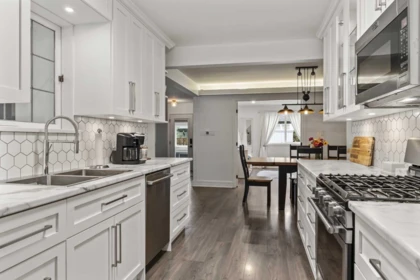 Kitchen Photo of 544 Wardle Street, Hope, BC