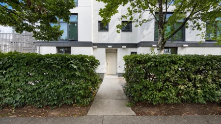 1 2528 E Broadway, Vancouver, BC, Vancouver — Apartment/Condo for sale