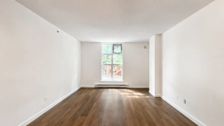 1 2528 E Broadway, Vancouver, BC, Vancouver — Apartment/Condo for sale