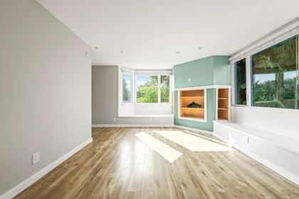 Family Room Photo of 122 Lakewood Drive, Vancouver, BC