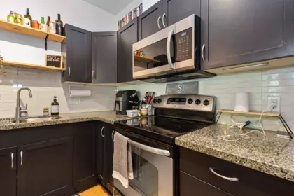 Breakfast Nook Photo of 406 33338 E Bourquin Crescent, Abbotsford, BC