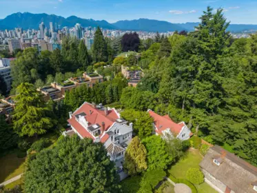 Family Room Photo of 3296 Granville Street, Vancouver, BC