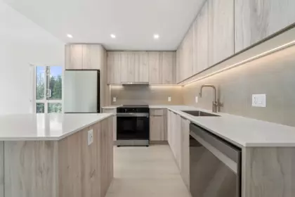 Kitchen Photo of 404 3594 Malsum Drive, North Vancouver, BC