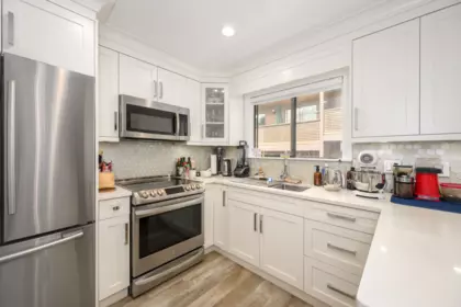 Powder Room Photo of 3201 Lonsdale Avenue, North Vancouver, BC
