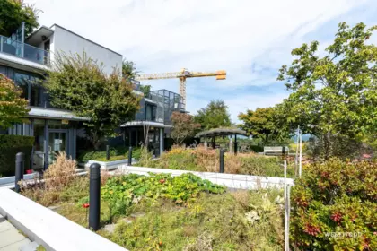 Front Yard Photo of 661 2080 W Broadway, Vancouver, BC