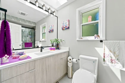 Guest Bathroom Photo of 15311 28 Avenue, Surrey, BC