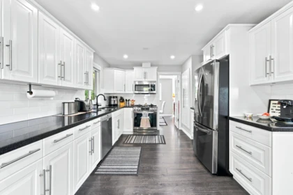 Kitchen Photo of 15311 28 Avenue, Surrey, BC