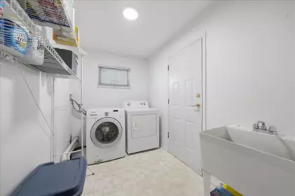 Guest Bathroom Photo of 1594 Plateau Crescent, Coquitlam, BC