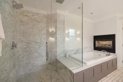 Entry Foyer Photo of 977 Melbourne Avenue, North Vancouver, BC