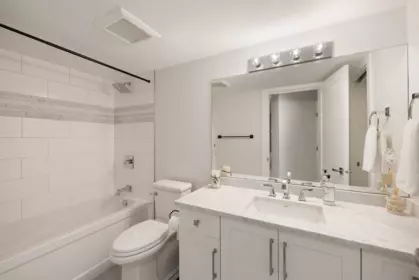 Hot Tub / Spa Photo of 977 Melbourne Avenue, North Vancouver, BC