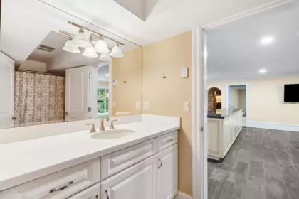 Hallway Photo of 320 Forestview Lane, Anmore, BC