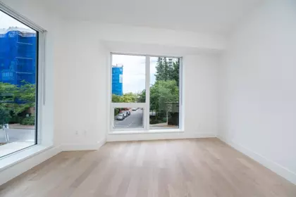 Mudroom Photo of 202 1475 Foster Street, Surrey, BC