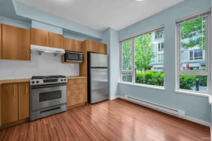 51 9229 University Crescent, Burnaby, BC, Burnaby — Townhouse for sale