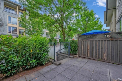 51 9229 University Crescent, Burnaby, BC, Burnaby — Townhouse for sale