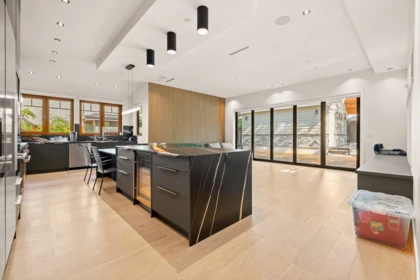 Breakfast Nook Photo of 2051 W King Edward Avenue, Vancouver, BC