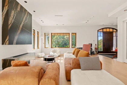 Living Room Photo of 2051 W King Edward Avenue, Vancouver, BC