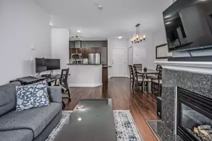 Kitchen Island Photo of 408 2330 Wilson Avenue, Port Coquitlam, BC