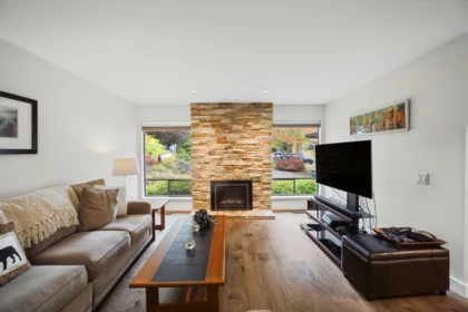 Kitchen Photo of 16108 13a Avenue, White Rock, BC