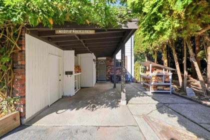 Mudroom Photo of 12137 Faber Crescent, Maple Ridge, BC
