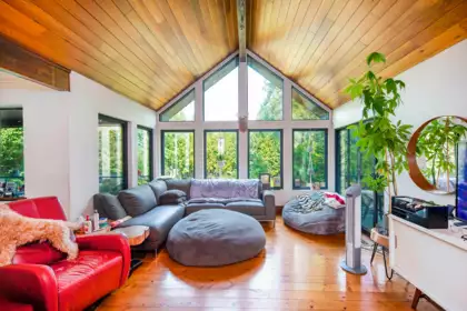 Breakfast Nook Photo of 14275 28 Avenue, Surrey, BC