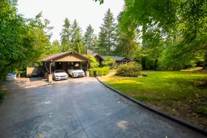 Family Room Photo of 14275 28 Avenue, Surrey, BC
