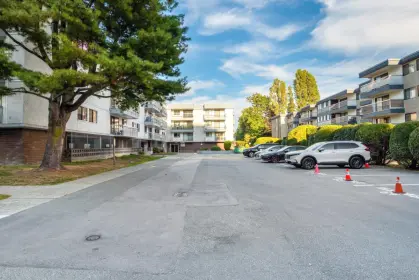 215 6340 Buswell Street, Richmond, BC, Richmond — Apartment/Condo for sale
