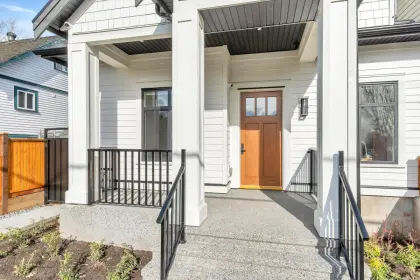 267 Hart Street, Coquitlam, BC, Coquitlam — Half Duplex for sale