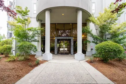 105 5465 201 Street, Langley, BC, Langley — Apartment/Condo for sale