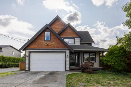 21682 Maxwell Crescent, Langley, BC, Langley — Single Family Residence for sale