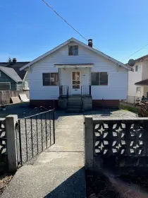 1706 Edinburgh Street, New Westminster, BC, New westminster — Single Family Residence for sale