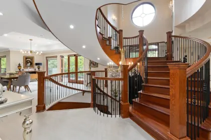 1080 Eyremount Drive, West Vancouver, BC, West vancouver — Single Family Residence for sale