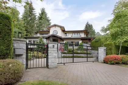 1080 Eyremount Drive, West Vancouver, BC, West vancouver — Single Family Residence for sale