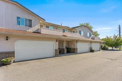 10 9493 Broadway Road, Chilliwack, BC, Chilliwack — Townhouse for sale