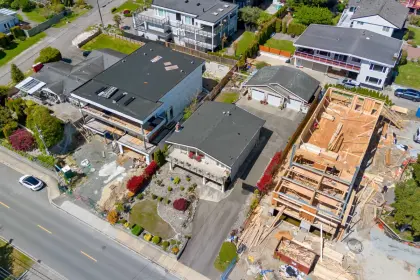 15725 Pacific Avenue, White Rock, BC, White rock — Single Family Residence for sale
