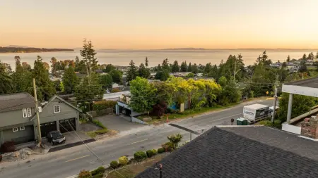 15725 Pacific Avenue, White Rock, BC, White rock — Single Family Residence for sale
