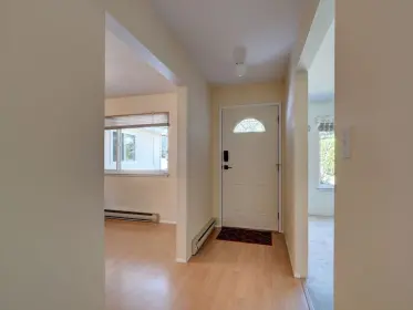 298 Glassford Road, Gibsons, BC, Gibsons — Single Family Residence for sale