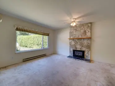 298 Glassford Road, Gibsons, BC, Gibsons — Single Family Residence for sale
