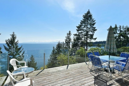 Breakfast Nook Photo of 7297 Belle Road, Sechelt, BC
