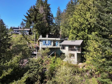 7297 Belle Road, Sechelt, BC, Sechelt — Single Family Residence for sale