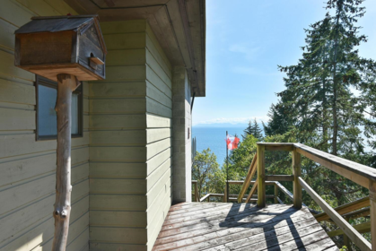 Staircase Photo of 7297 Belle Road, Sechelt, BC