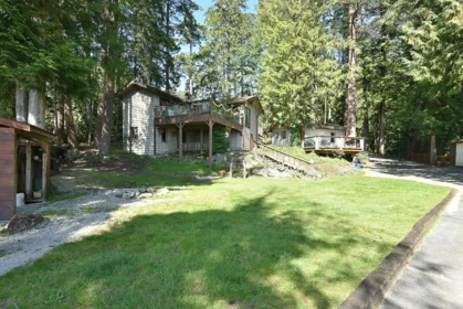 Swimming Pool Photo of 7297 Belle Road, Sechelt, BC