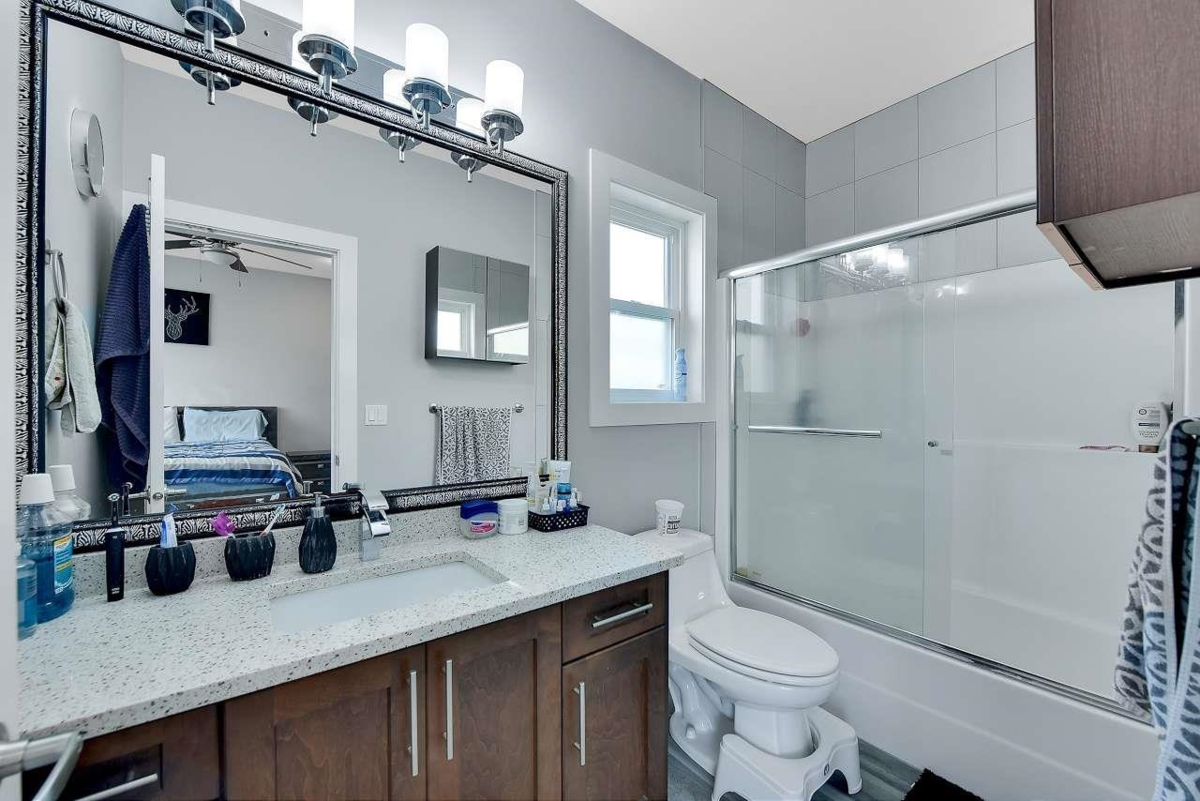 Entry Foyer Photo of 2700 Caboose Place, Abbotsford, BC